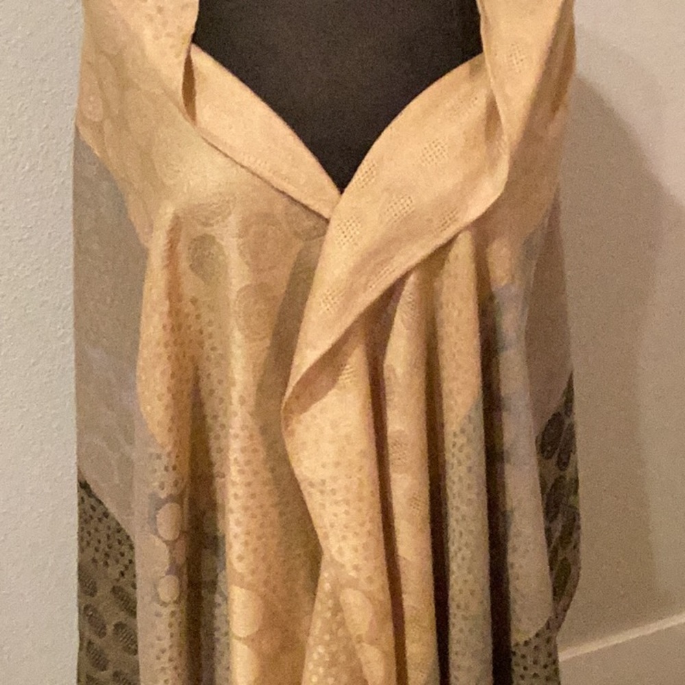 Pashmina - Picture 2 of 5